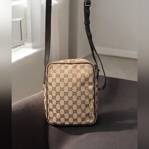 GUCCI GG CANVAS CROSSBODY- AUTHENTIC